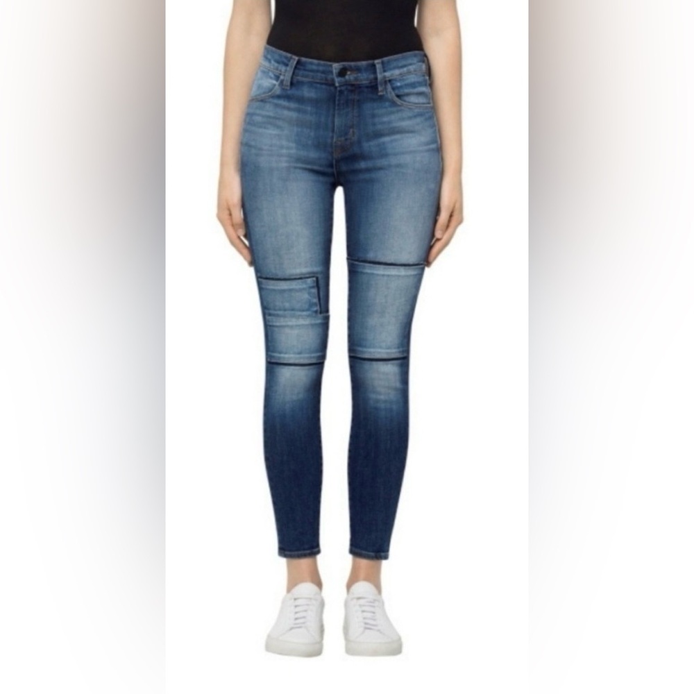 NWOT J Brand Alana High-Rise Cropped Skinny Jeans in the Jasper Patched wash.